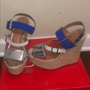 Idore wedges